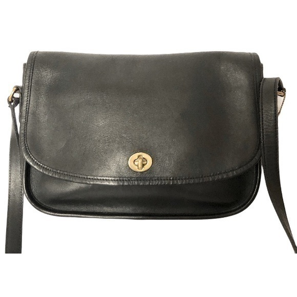 COACH vintage black glovetan leather city bag